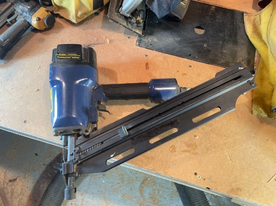Central Pnuematic Contractor Series 21Degree Framing Nailer
