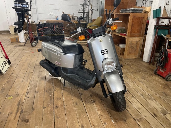 2007 Yamaha Model YAM3B30049 C-3 49cc Scooter