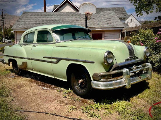 1953 Pontiac Chieftain Sedan