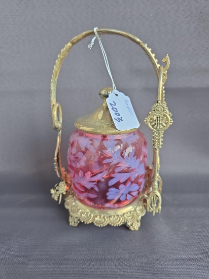Cranberry pickle castor