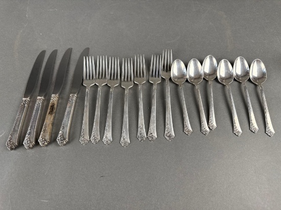 Sterling heirloom rose, 17 pieces