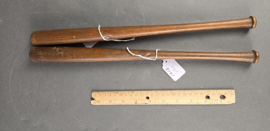 Mini Louisville Slugger bats Joe Di Maggio and Lou Gehrig