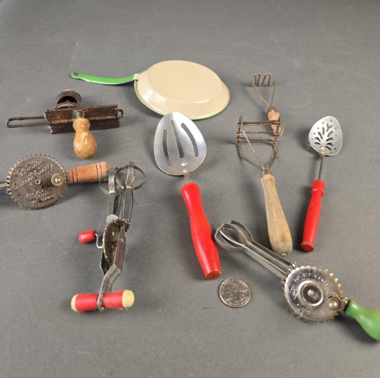 (7) Child's cooking utensils, a nutmeg grater and small granite fry pan