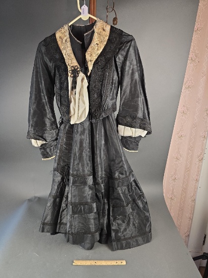 1880's Era ladies dress