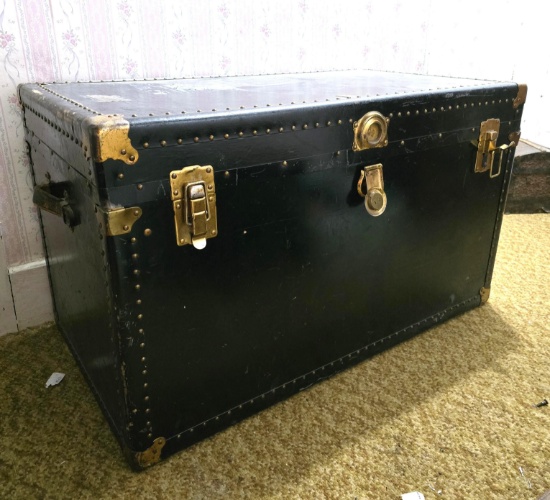 Extra large blanket trunk