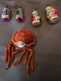 (4) glass Santa and a Chenille Santa ornaments
