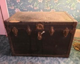 Extra heavy duty large trunk with tray