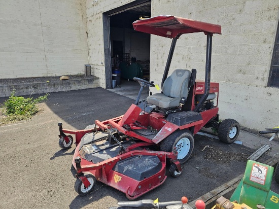 Toro Groundsmaster 328-D commercial front-mount riding mower