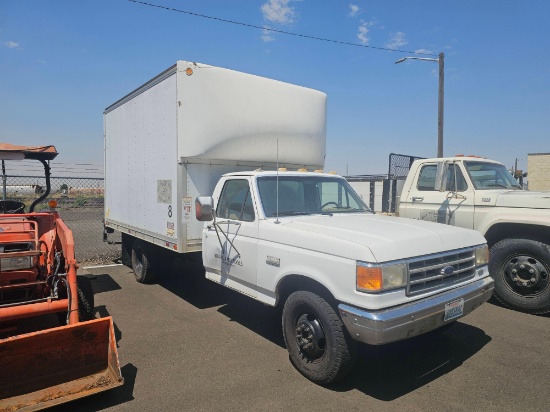1988 Ford F-Series Super Duty box truck