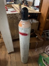 ompressed gas cylinder filled with a 75% Argon and 25% Carbon Dioxide gas mixture