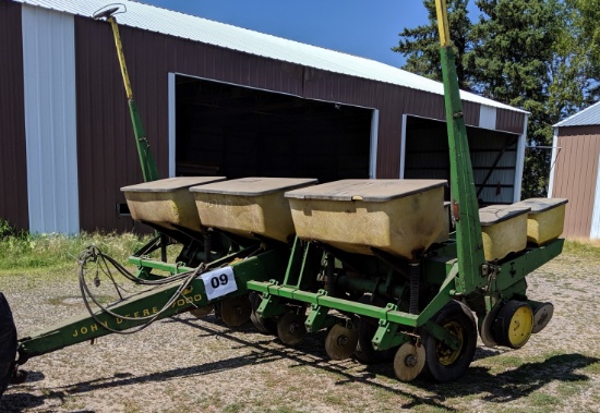 6 Row John Deere '7000' Corn Planter