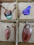 4 PENDANTS INCLUDING BLUE & ORANGE AGATE, MEXICAN LAGUNA LACE, CHRYSOCOLLA CUPRITE