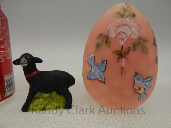 FENTON BLOWN EGG AND LAMB MARILYN WAGNER GROUP