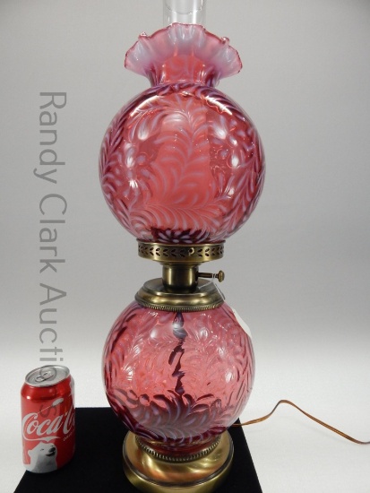 21" CRANBERRY OPAL DAISY AND FERN GWTW LAMP