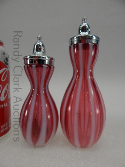FENTON NEW WORLD CRANBERRY RIB OPTIC SHAKER SET PRE LOGO