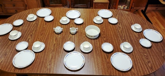 Hall Tableware Set for 8