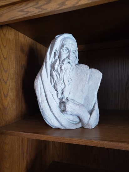 Moses with tablets statue