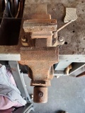 Bench vise