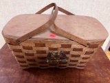 Picnic basket with serving ware