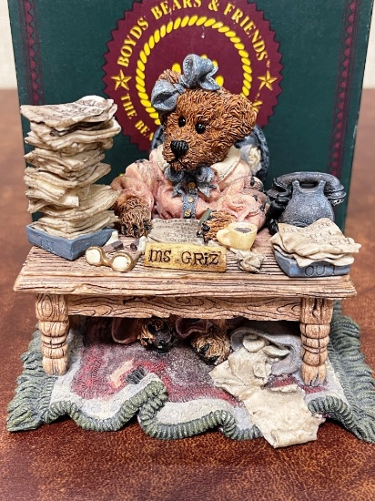 Boyds Collection Ms Griz Monday Morning