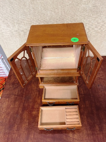 Jewelry box