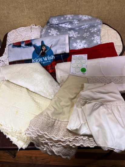 Blankets, Throws, Table Cloth, Tree Skirt