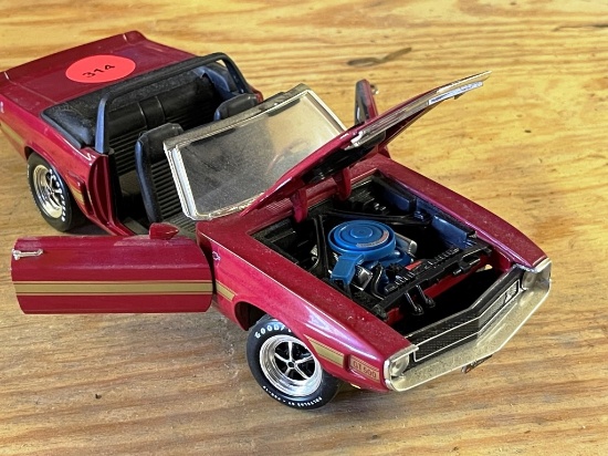 ERTL Model Shelby GT 500