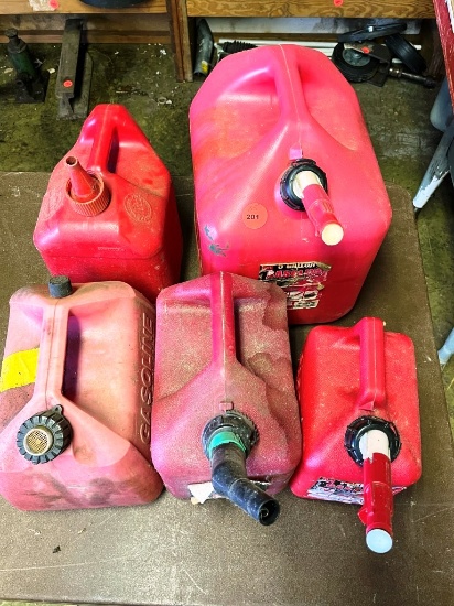 5 Fuel cans