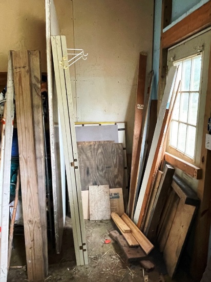 Tri-Fold Door, 4 Posts, Other Assorted Wood and Lumber