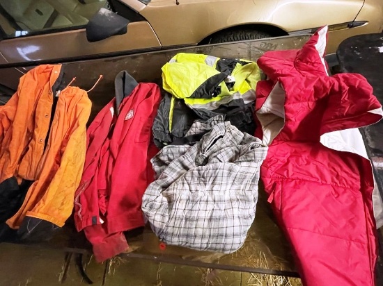 Outdoorwear in a Good Tote