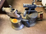 2 Torches