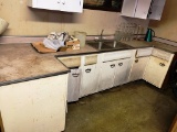 Cabinets, Sink, Wall Cabinets - no Contents