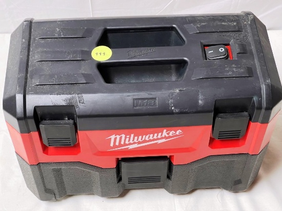 Milwaukee Portable Battery Powered Vacuum