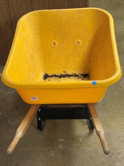 True Temper Wheelbarrow