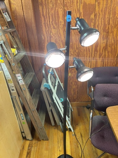 3 Lamp Pole Light