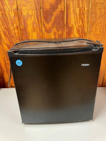 Haier Mini Fridge