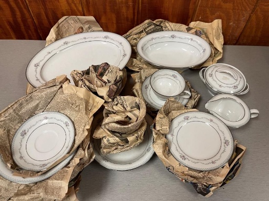 Noritake China Belfort Pattern