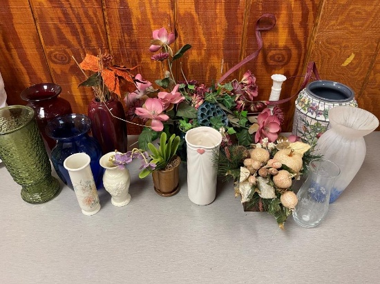 Vases and Flower Décor