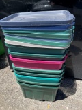 10 Rubbermaid Totes with Lids