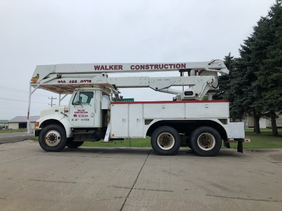 1997 International 4900 DT 466 Bucket Truck