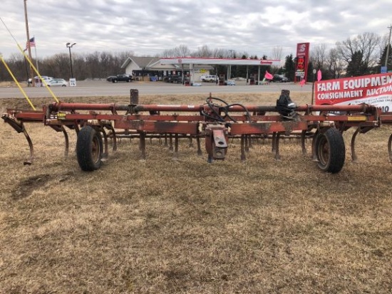 IH 45 16' Vibra Shank Field Cultivator