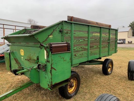 John Deere Silage Box