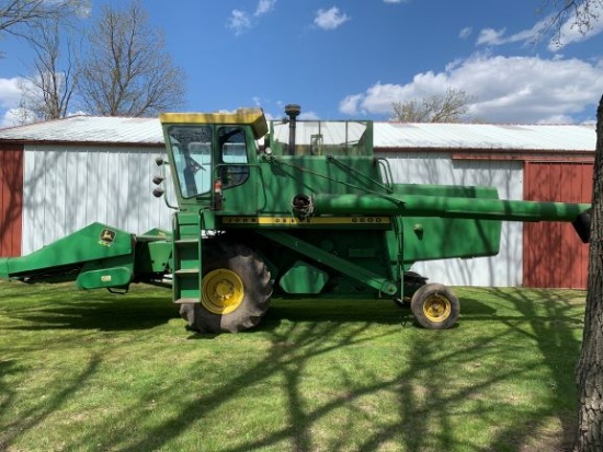 John Deere 6600 Combine