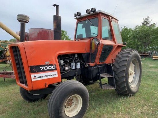 Allis Chalmers 7000 Tractor