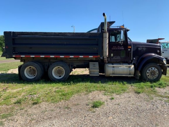 2000 International Eagle 9900 Dump Truck