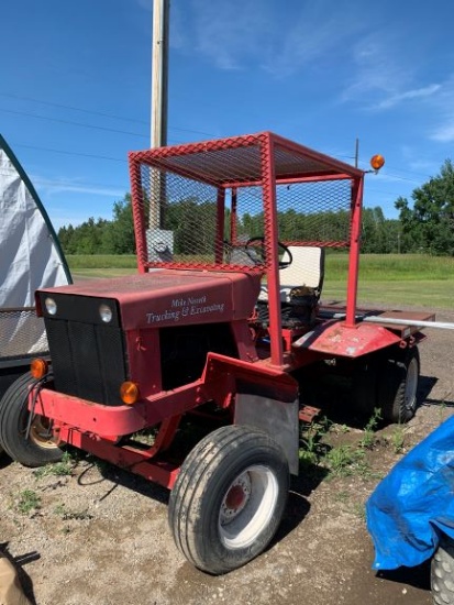 Golf Course Flatbed Lawn Tractor