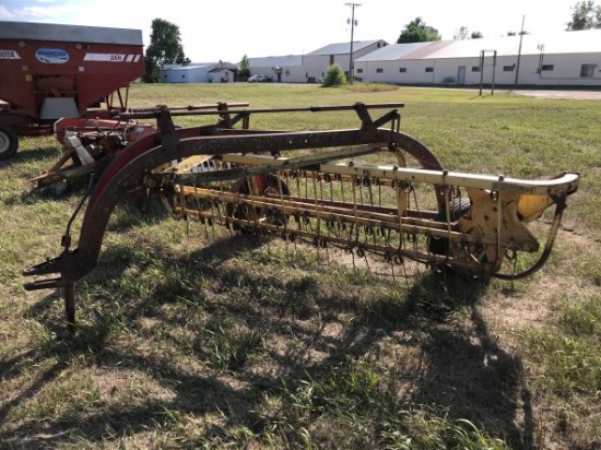 New Holland 256 Rake