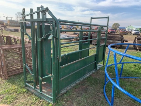 Cattle Chute With Head Catch