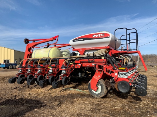 2008 White 8500 16 Row Corn Planter