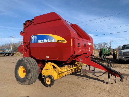 2012 New Holland BR7090 Round Baler
